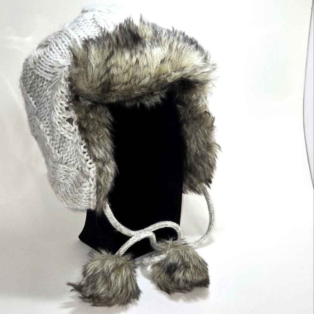 Sonoma Winter Knit Hat Faux Fur Lined Gray Ear Muffs Warm Like New Condition